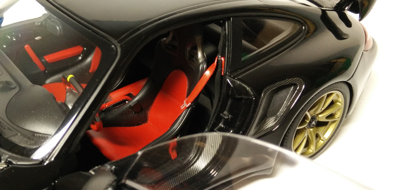 Illustration for article titled Porsche 911 GT2 RS by Minichamps